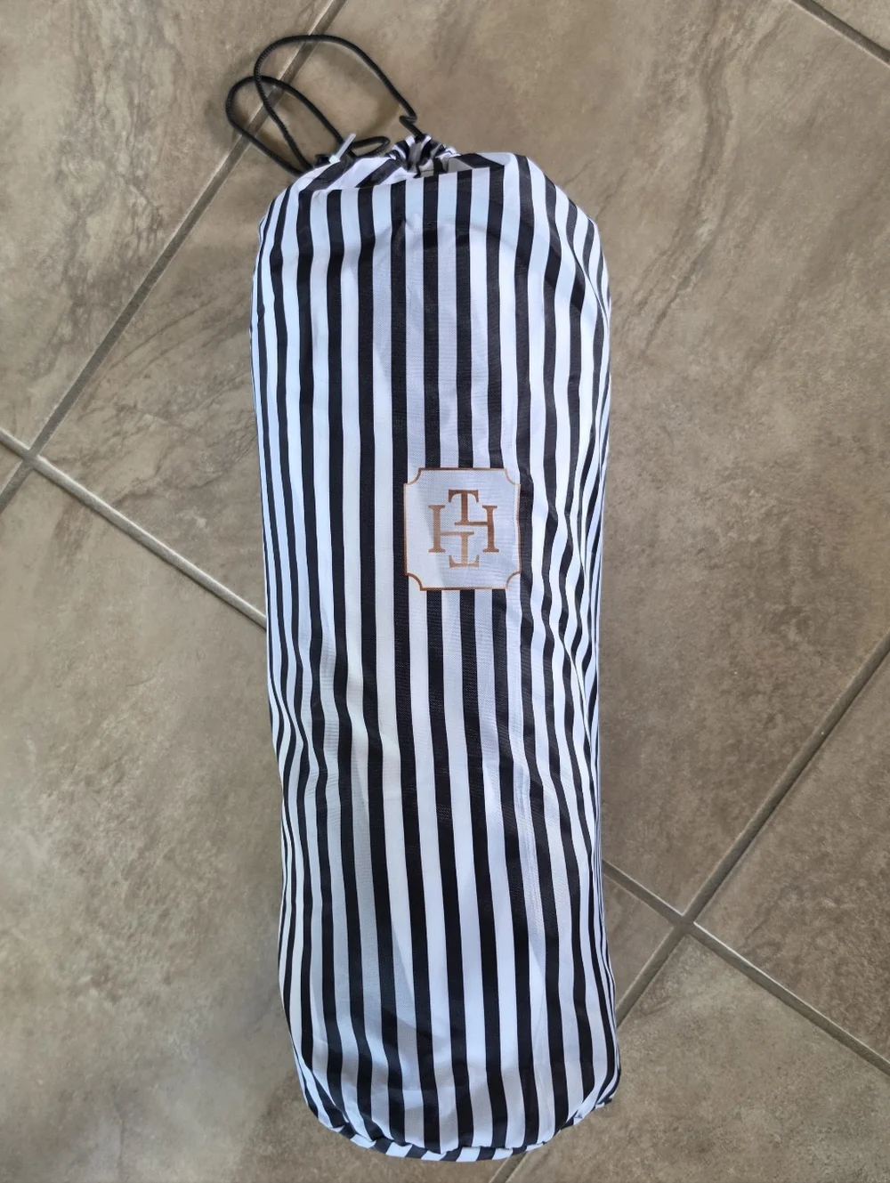 Hotelier Turndown Striped Round Fringed Beach Towel Blanket & Carry Pouch NWOT